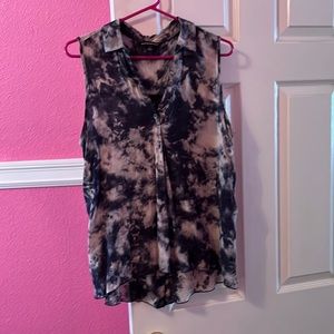 Rock&Republic Medium dark blue and tan tie dye sleeveless blouse